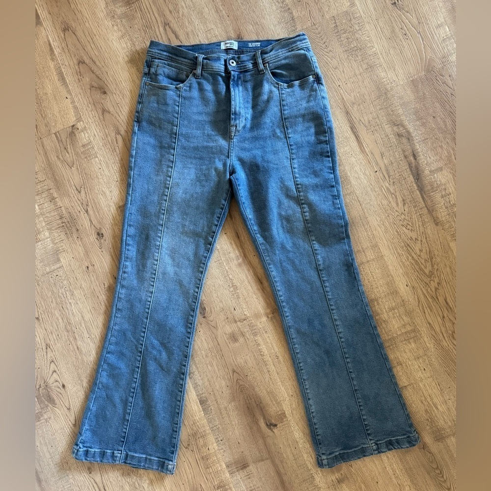 Kensie Vintage Luxe The Savannah High Rise Flare Jeans Size 12/31 Stretch Denim - Picture 3 of 9